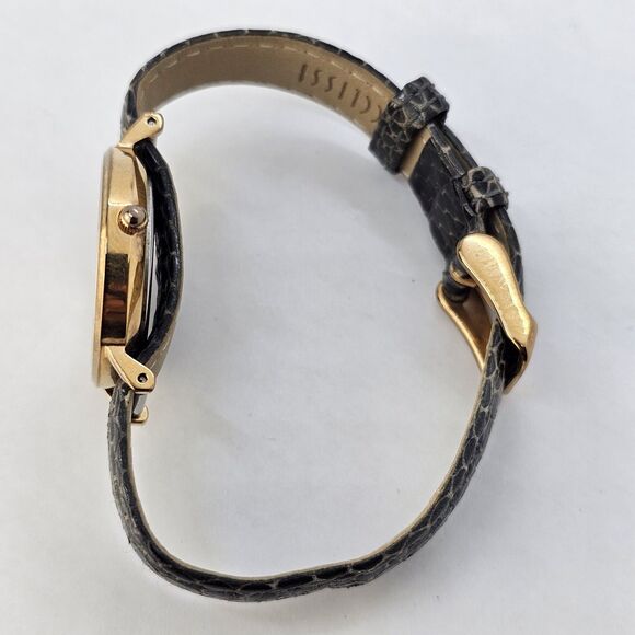 Daniel Wellington Women's Watch White Dial 28MM Leather Band 5.25-7" New Battery - Picture 9 of 13